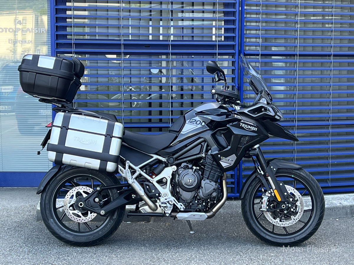 Triumph Tiger 1200 GT Pro motorcycle rental